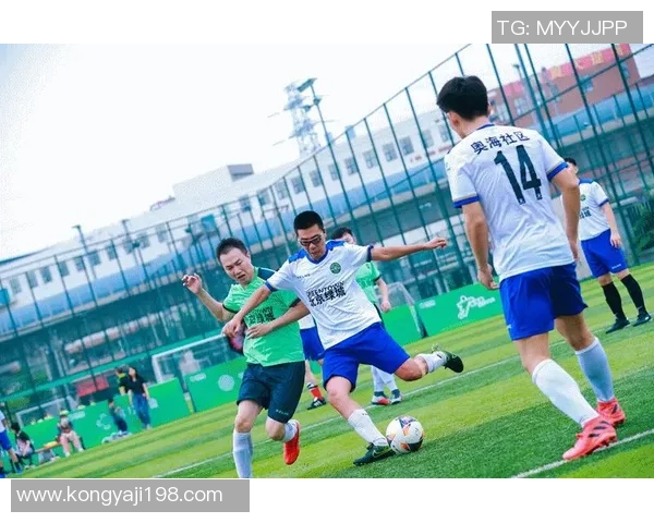 足球明星转会潮流再起新动态各大俱乐部争夺战激烈进行中 足球明星转会潮流再起新动态各大俱乐部争夺战激烈进行中